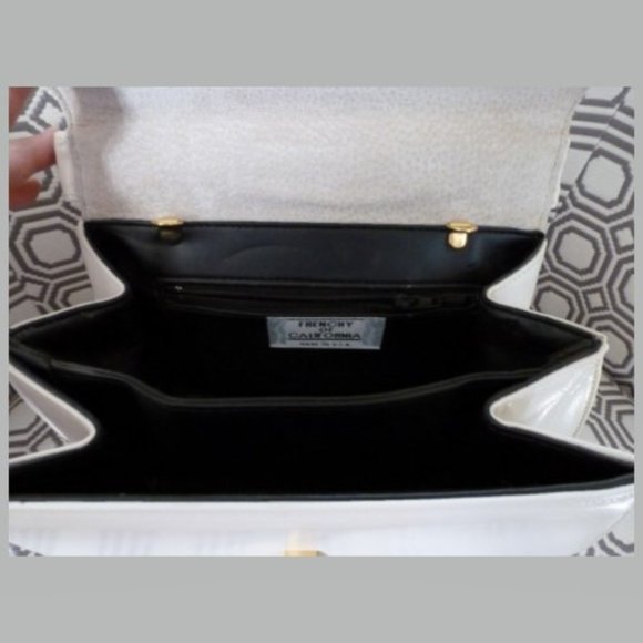 Frenchy of California Ivory Handbag with Detachable Strap - Picture 3 of 10